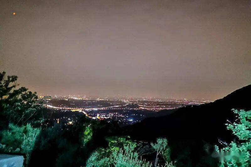 夜爬鬼笑石，一场独特的探险之旅