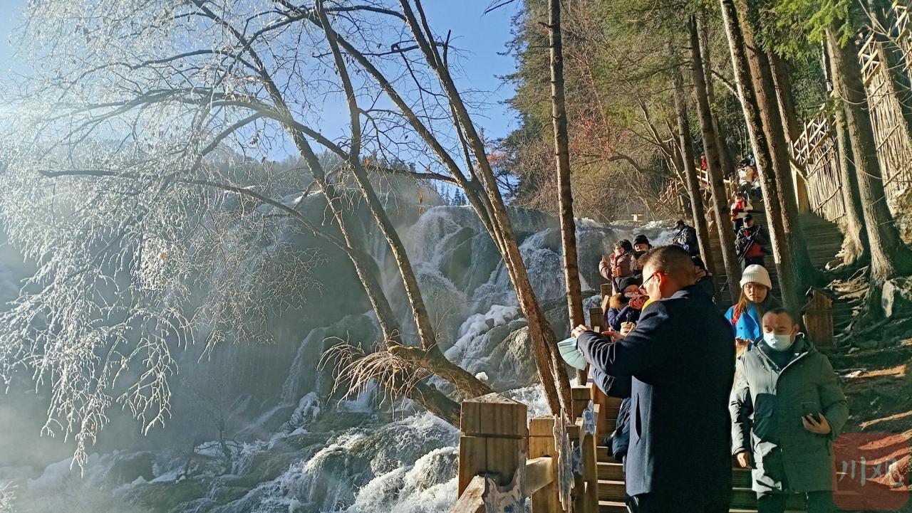 最新九寨沟图片，自然之美的时光凝固